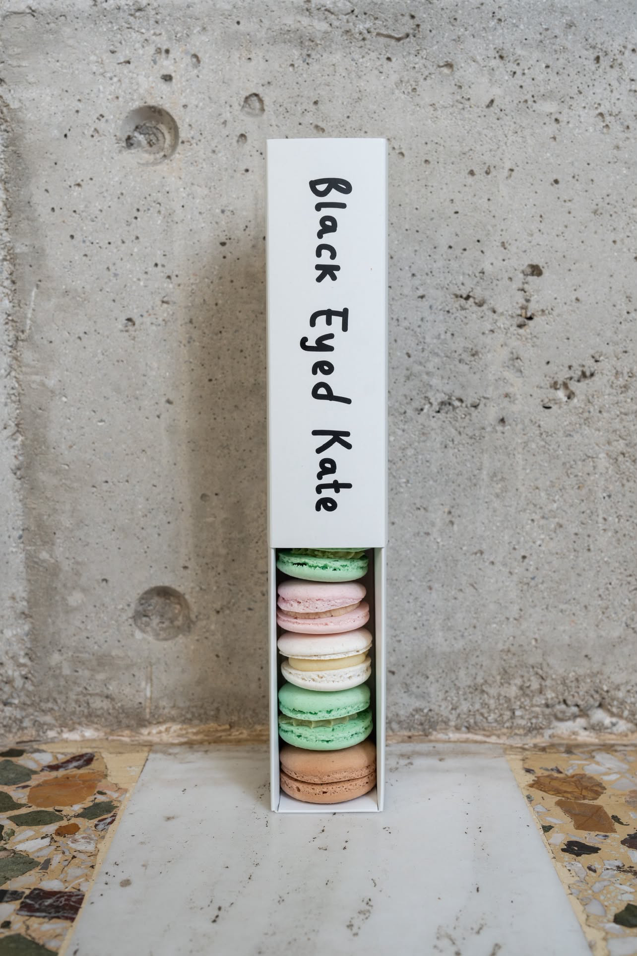 Black Eyed Kate macaron box